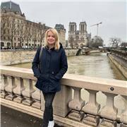 Professeur d’allemand en collège depuis 2 ans. Professeur de russe (ma langue maternelle)